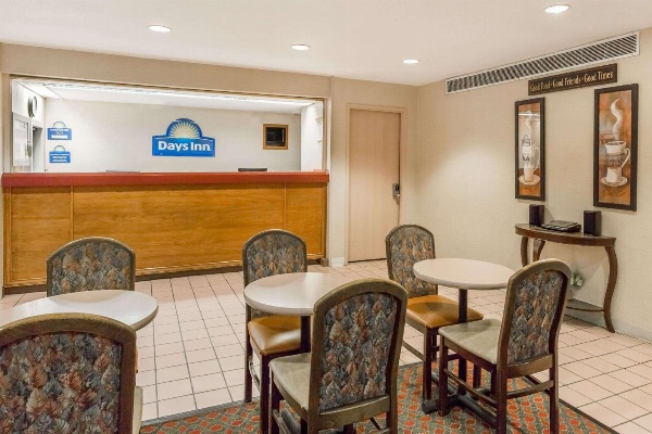 Days Inn by Wyndham Des Moines-West Clive Main image